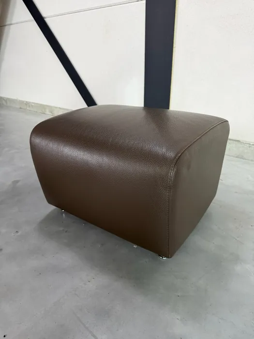 Leolux Scylla fauteuil met hocker, stof en leer — Fauteuil (foto 16)