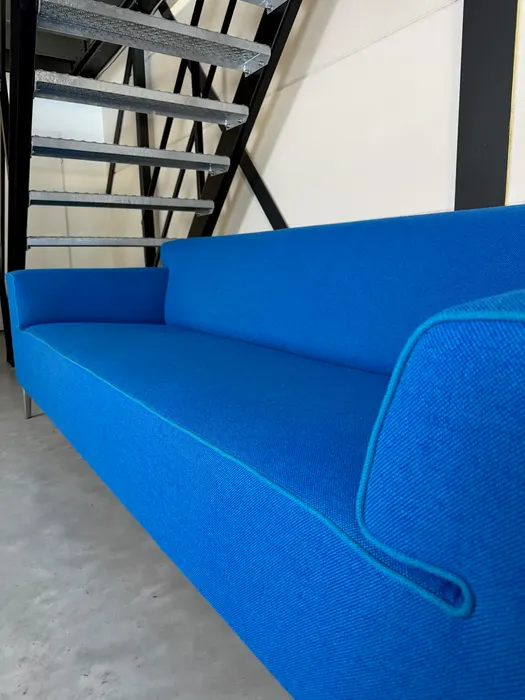 Pode Edit 3,5-zitsbank, Electric Blue — Bank (foto 9)
