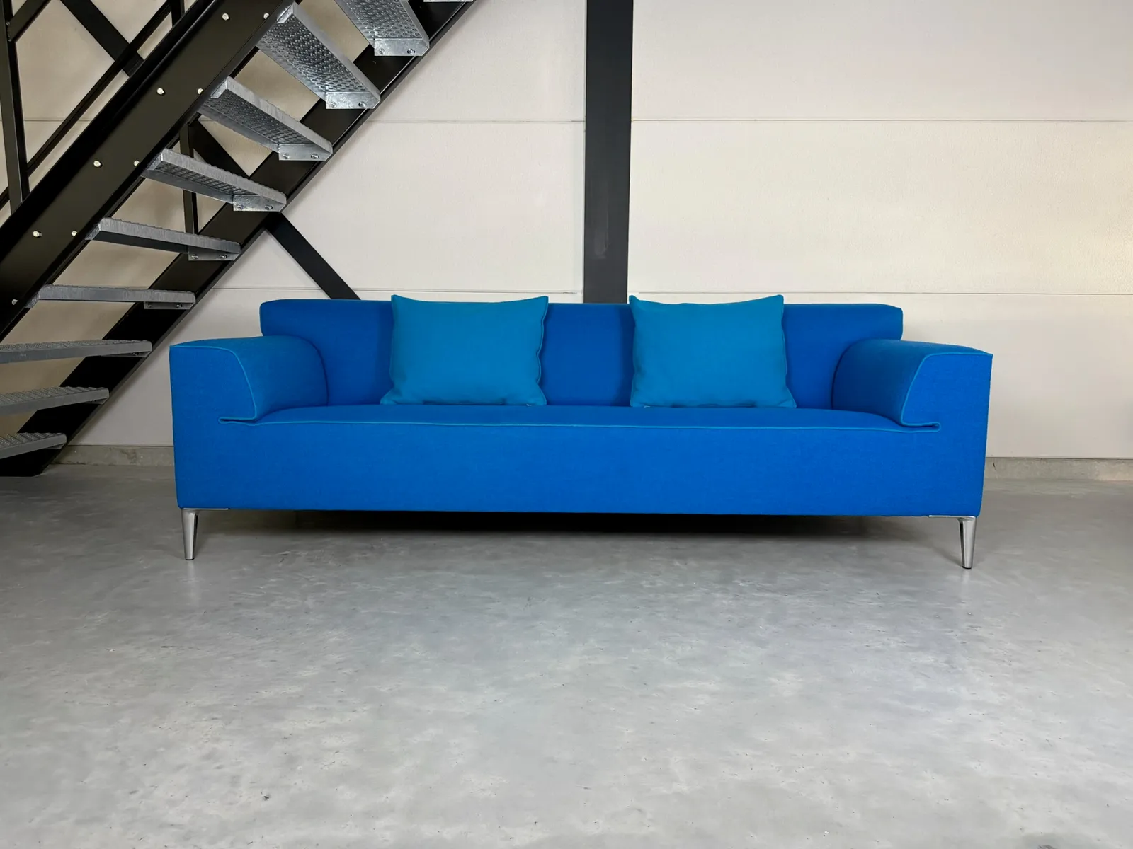 Pode Edit 3,5-zitsbank, Electric Blue — Bank